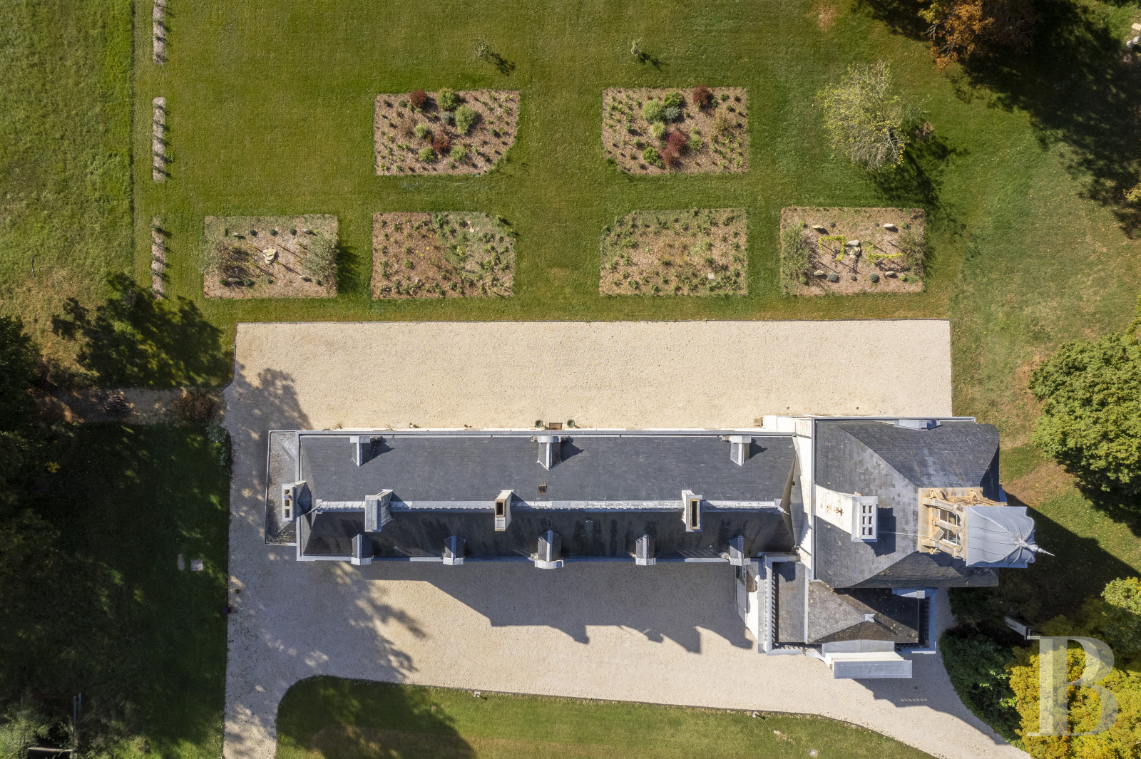 A 17th and 19th century Touraine château in the south of the Indre-et-Loire department, halfway between Tours and Poitiers - photo  n°3